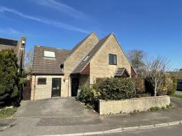 24, Hunters Mead, Motcombe SP7 9QG