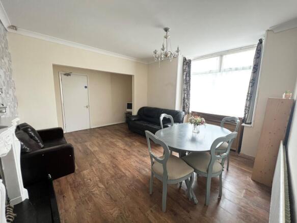 living area 2