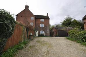 Sebright Cottage, Blakeshall Lane, Blakeshall, Kidderminster DY11 5XW