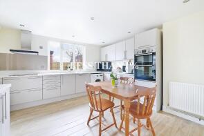 9, Green Road, Northampton NN7 1BE