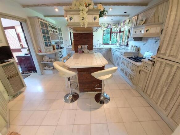 KITCHEN/DINER