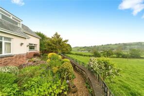 Garreg Hardd, Graig, Colwyn Bay LL28 5TW