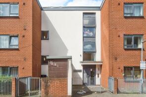 Flat 4, Pinsent House, Greenleaf Way, Harrow HA3 7SL
