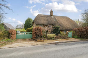 Rose Thatch, Sandy Lane SN15 2PZ