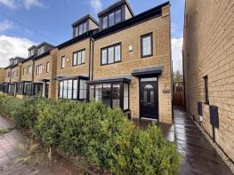 7, St James Close, Stalybridge SK15 3FS