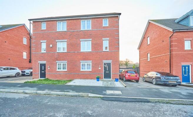 Notleyfield Close, ES 7.jpg