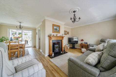 6 Chestnut Springs, Lydiard Millicent, SN5 3NA
