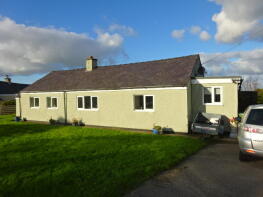 Ger Yr Afon, Lon Castell, Bangor LL57 4EF