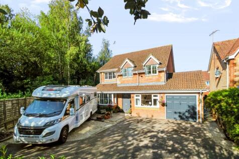 Kingfisher Drive, Littlehampton, BN17
