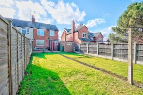 3, Cranoe Road, Leicester LE8 0PD