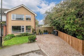 24, St Laurence Close, Warwick CV35 7AG