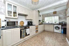 16, The Square East, Sunnyside, Rotherham S66 3RB