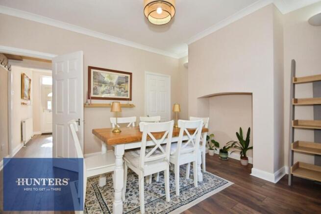 DINING ROOM.jpg