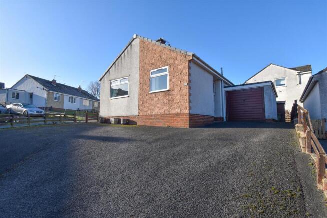 44 Willow Close.jpg