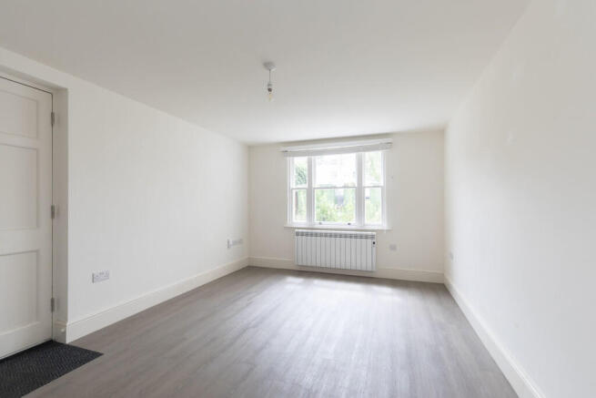 Flat 1, 105 Londo...