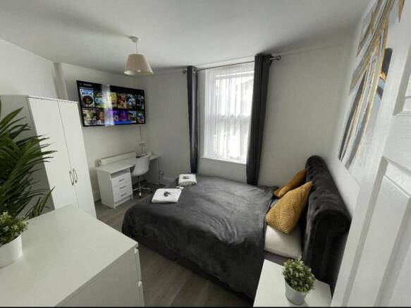 bedroom 2.jpeg