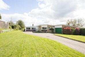 Lansdowne, Pinesfield Lane, Trottiscliffe, West Malling ME19 5EN