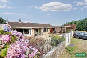 Carinya, Hang Hill Road, Lydney GL15 6LQ