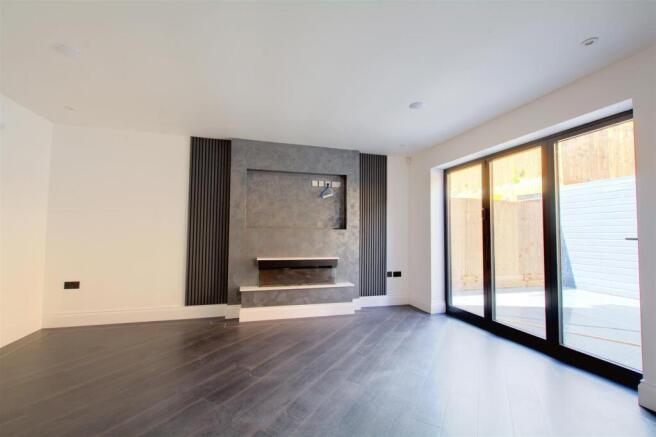8. Dining Room 2.jpg