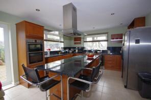 Orchard House, Road From Junction With Gloucester Road To Wedderburn Bridge, Newent GL18 1HH