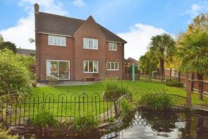 28, Tiverton Crescent, Kingsmead, Milton Keynes MK4 4BY
