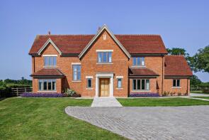 Hattons Lodge, Braydon SN5 0AB