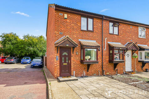 Crest Avenue, Grays, RM17