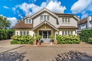3 Carmel, The Avenue, Chobham, Woking GU24 8RU