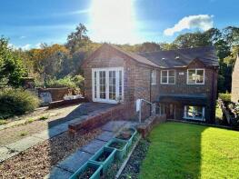 1, Bishops Walk, Llangollen LL20 8RZ