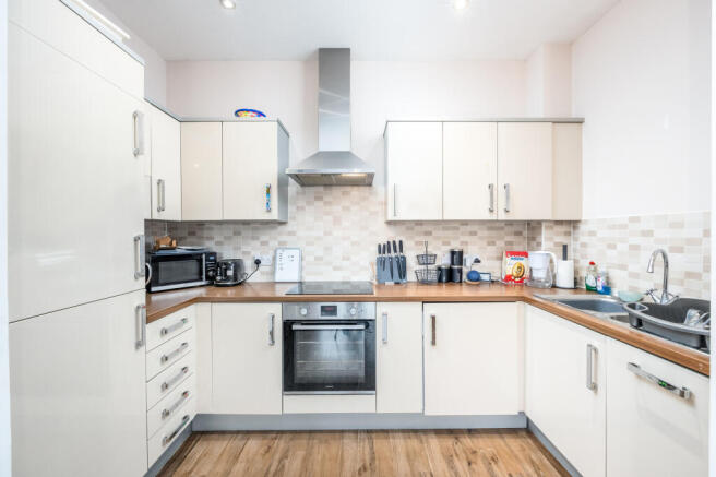 27 Broka Court, Aylesbury HP19 7HX-9