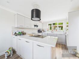 31, Mare Bay Close, St. Leonards-on-sea TN38 8EQ