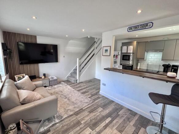 LIVING/KITCHEN