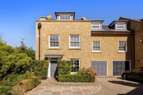 16, The Grove, Leatherhead KT24 5AF