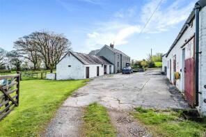 Closteg, U2201 From Junc C2071 To B4306, Llangyndeyrn, Kidwelly SA17 5HE