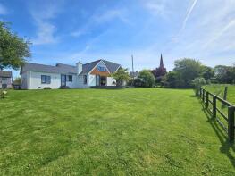 Croomshill, Hereford Lane, Ross-on-wye HR9 7RY