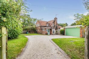 Greensleeves, Reading Road, Lower Basildon, Reading RG8 9ND