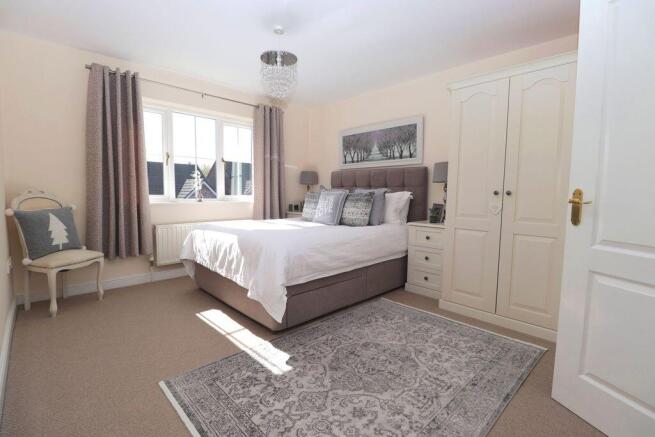 Master Bedroom En-Suite 