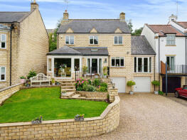 Juniper Lodge, Cattle Lane, Aberford, Leeds LS25 3BH