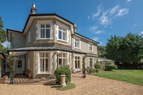 Sandford House, Shanklin Road, Ventnor PO38 3EU