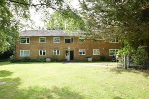 3, Greenwood, Green Lane, Horley RH6 9TJ