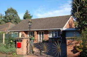 2 White Willows, Mustow Green, Kidderminster DY10 4LE