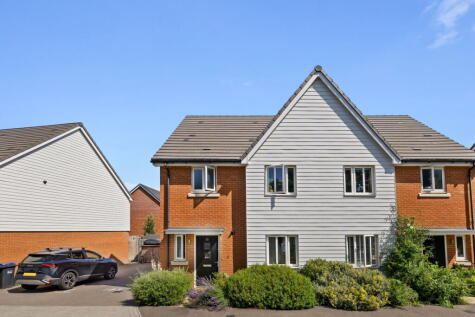 Cape Road, Haywards Heath, West Sussex, RH16 4AR