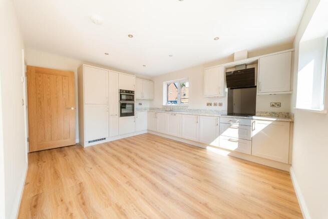2 - Kitchen.jpg