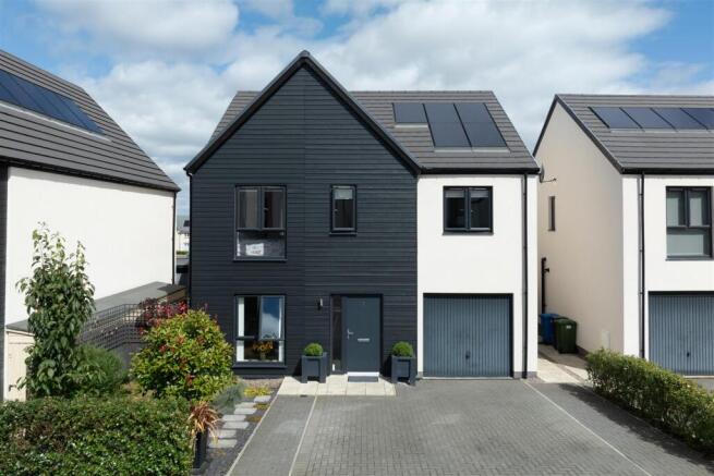 1-1, Maclachlan Place Stratton, Inverness, IV2 7BA