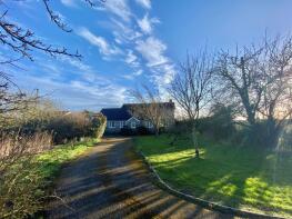 Spicketts Cottage, Mapperton Hill, Gillingham SP8 5QD