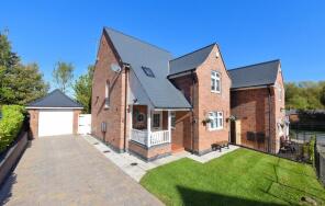 2, Church Hall Walk, Mold CH7 4JJ
