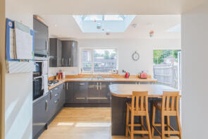 30, Sams Lane, Blunsdon, Swindon SN26 7AZ