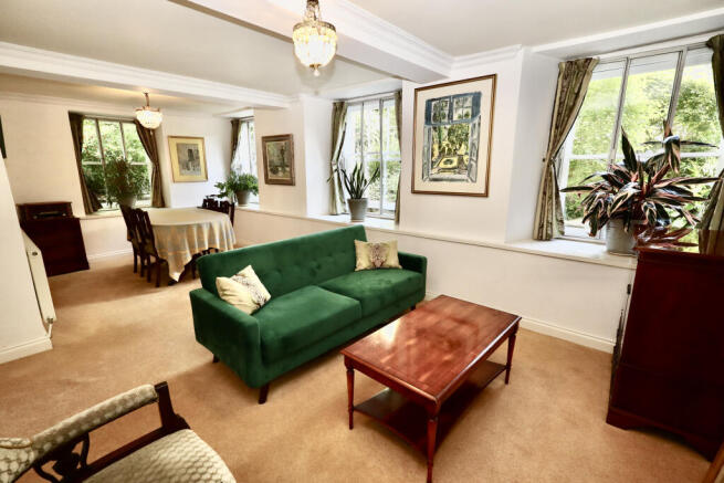 Sitting room diner