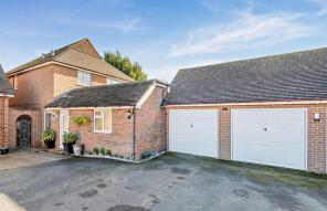 28b, Courtlands, Teston ME18 5AS