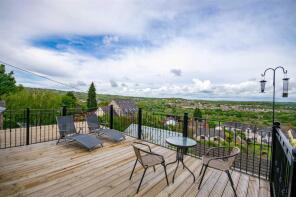 Hillview, Methodist Hill, Froncysyllte, Llangollen LL20 7SN